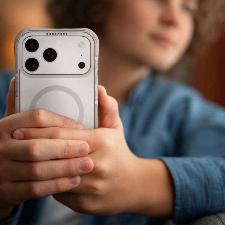 Cubenest iPhone 17 Pro Max MagPro Strong Guard fehér tok