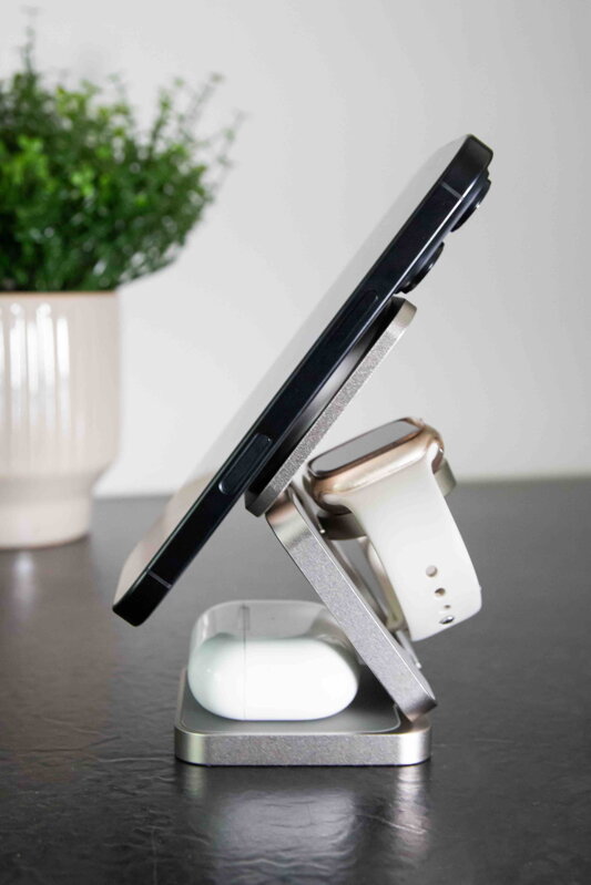 Cubenest Qi2.2 3 az 1-ben Összecsukható vezeték nélküli mágneses titán töltő SQ312 Pro